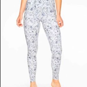 Athleta stash salutation pocket leggings